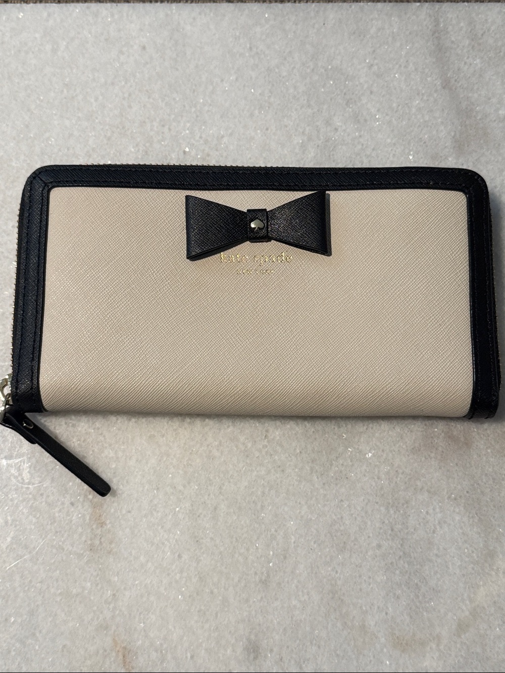 Kate Spade Hazel Court Legacy Beige and Black Bow Zip-Around Wallet